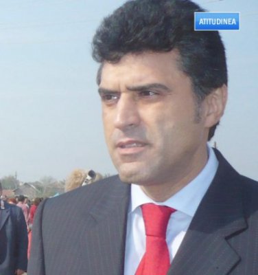 Frunzulică de la Olt, secretarul de stat cu trei case la malul mării